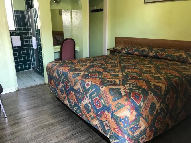 Raymoure Motel