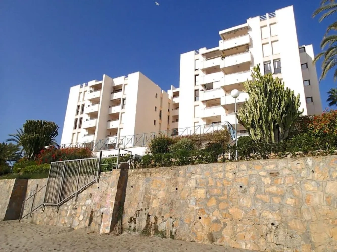 3 Bedrooms Apartment