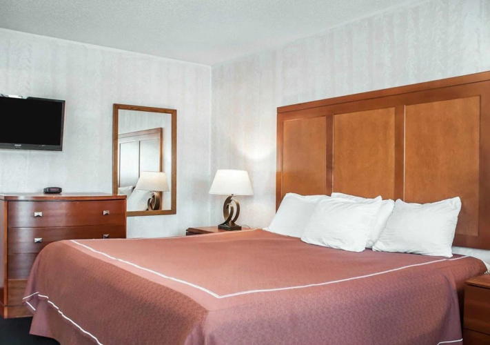 Castle Inn & Suites Niagara Falls