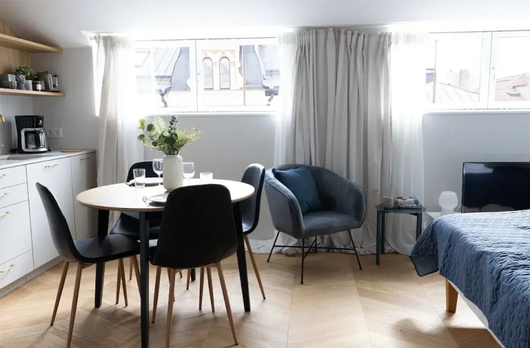 2ndhomes Beautiful & Modern Attic Studio