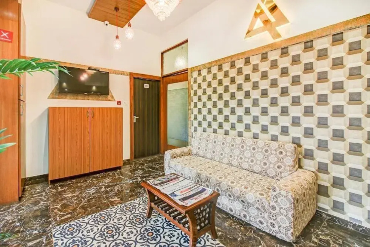 Fabhotel Axis International