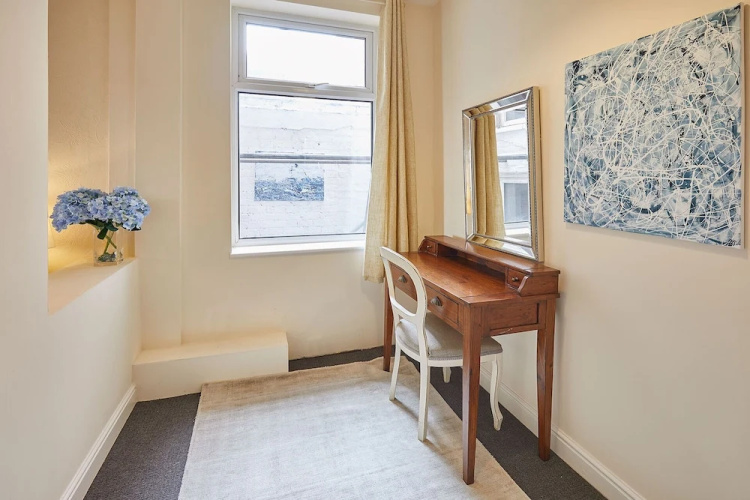 Host Stay Rockpool