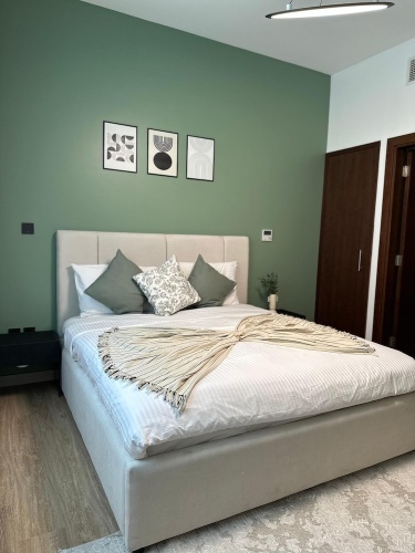 1 Bedroom Apartment with city view