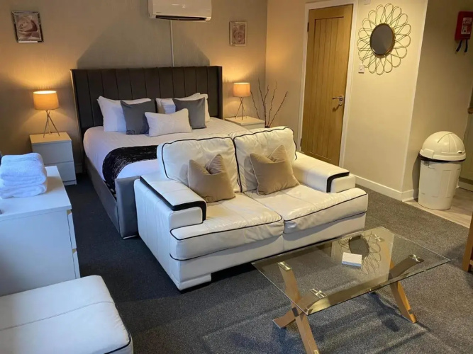 Balmaha Lodges 3