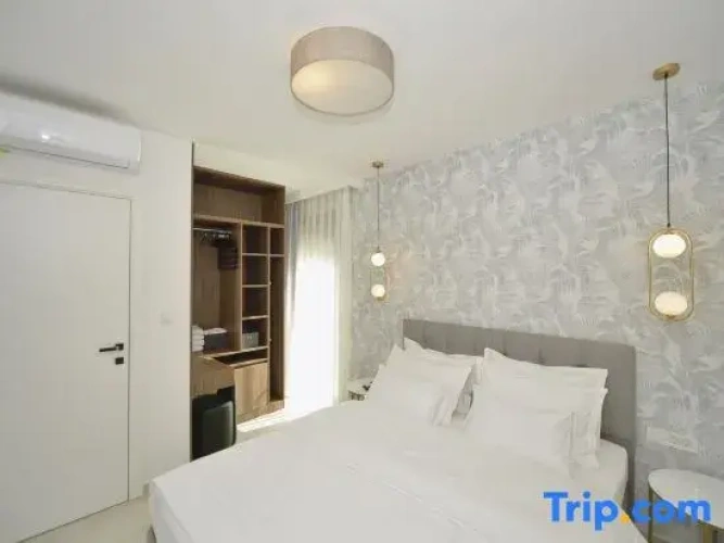 Deluxe Double Suite with balcony