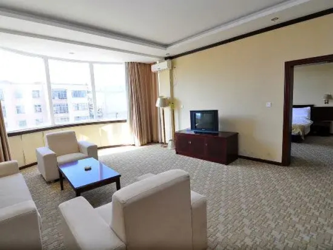 Luo Ping'an Xinju Express Hotel