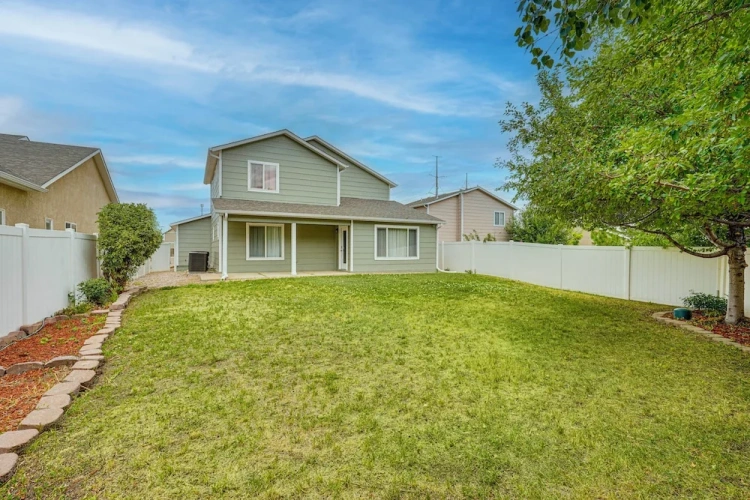 3 Bedrooms Cottage