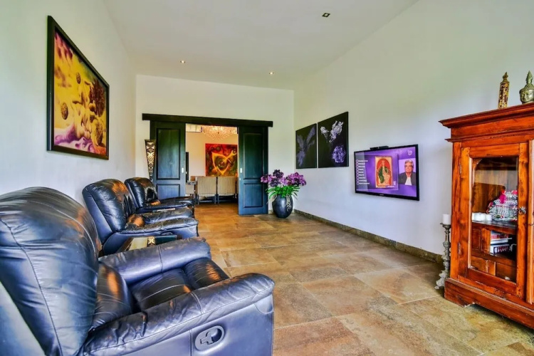 Lovina Residence