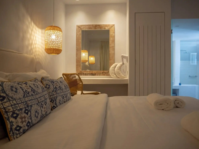 Adonis Hotel Studios & Apartments