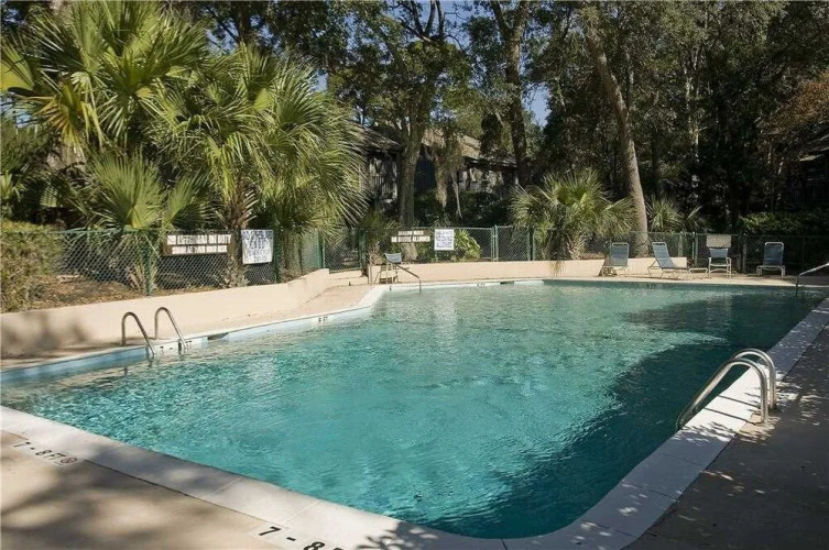 Hickory Cove 18