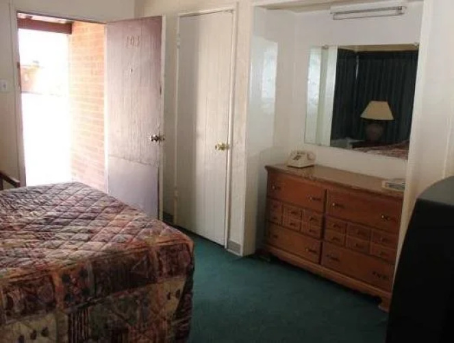 Frontier Motel
