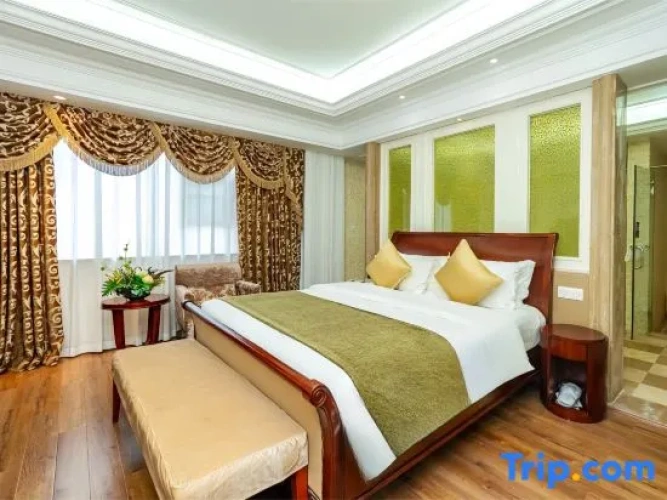 2 Bedrooms Family Suite with view