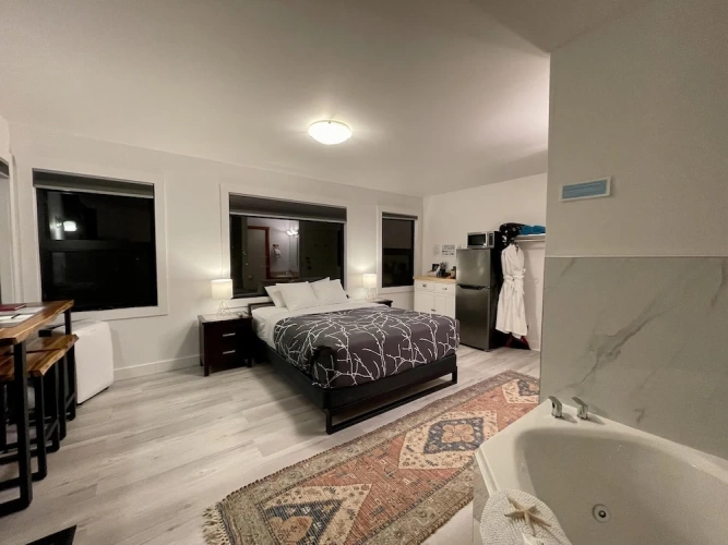 Standard room with balcony and oceanfront