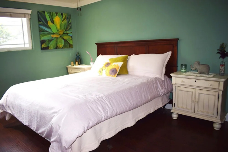 Large Groups Sequoia Park, CA Coast Wineries, Skiing. Enjoy Fire Pit, Hot Tub, Outdoor Kitchen