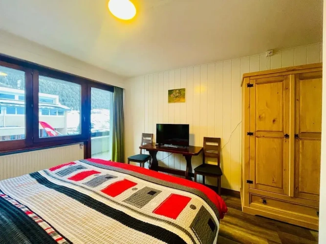Classic Double room with balcony and with mountain view
