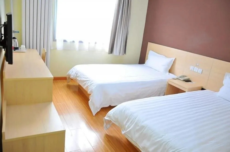 Super 8 Hotel