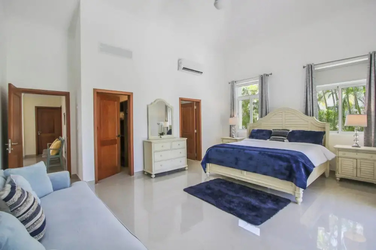 Golf Villa in Bavaro - Pool, Jacuzzi, Staff