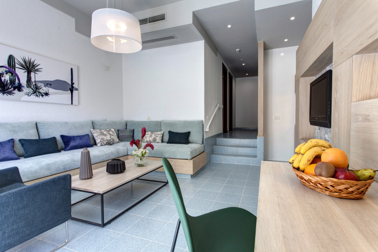 Plus Fariones Suite Hotel