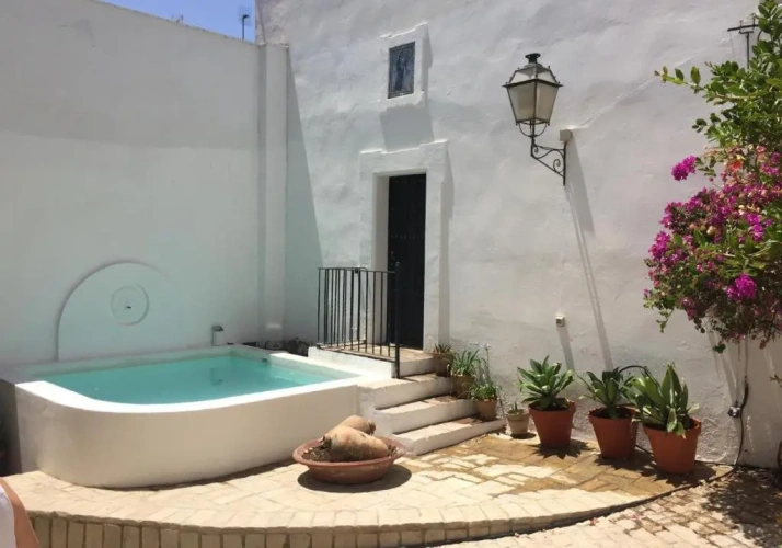 2 Bedrooms Cottage