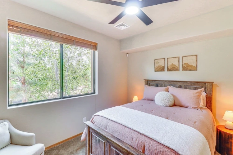 2 Bedrooms Apartment
