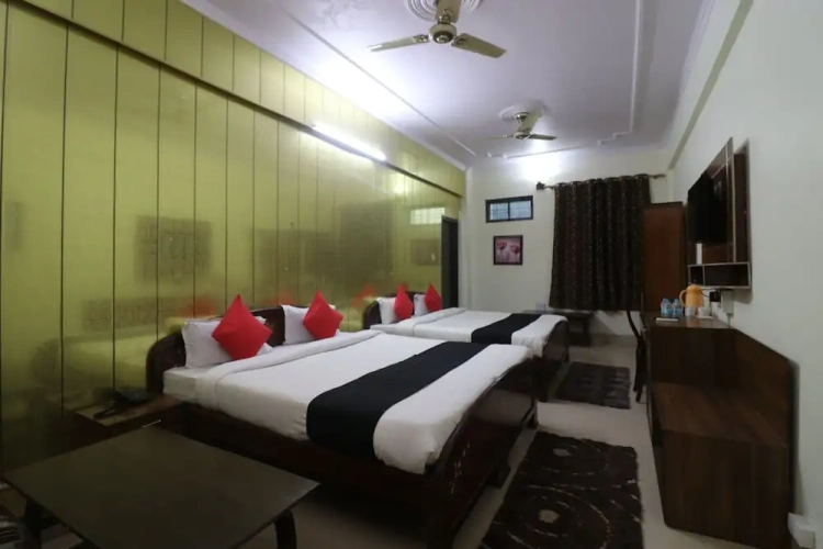 Quadruple Family Suite with mountain view