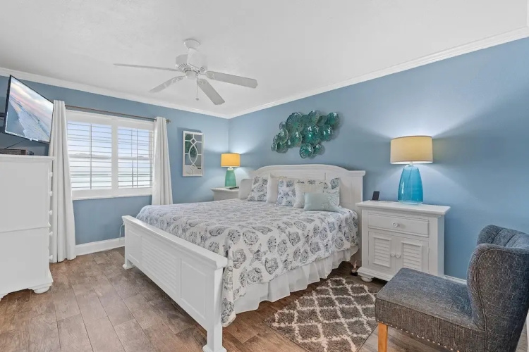 Colony Beach Club 224