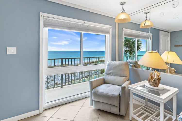Aqua Villa 302
