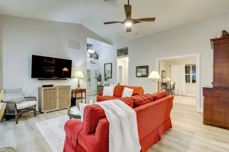 5 Mi to Stuart Beach! Home w/ Pet-friendly Yard