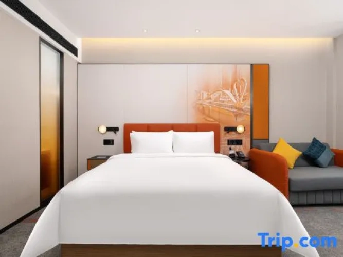 Standard Twin room with city view