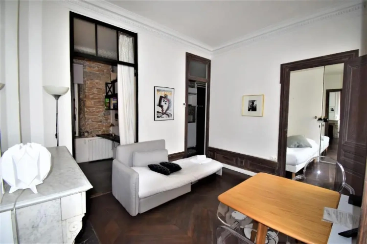 2 Bedrooms Apartment