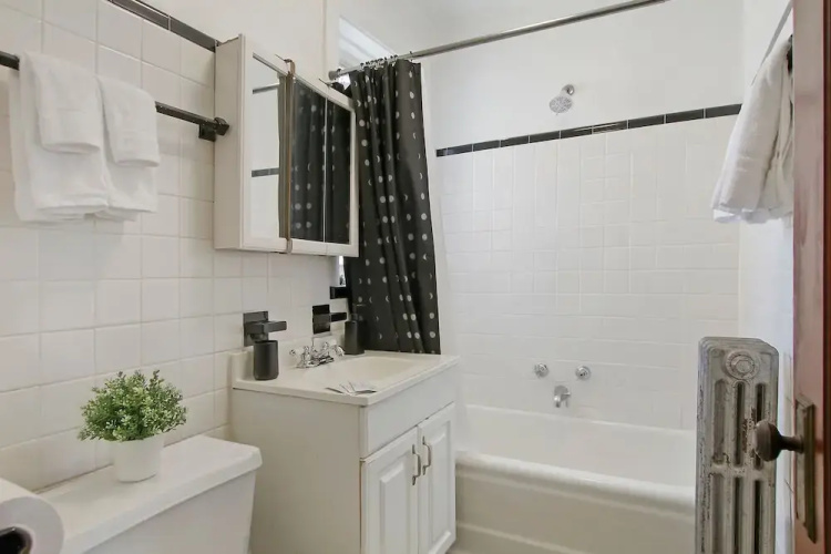 Prime 1BR Apt - Cullom F2