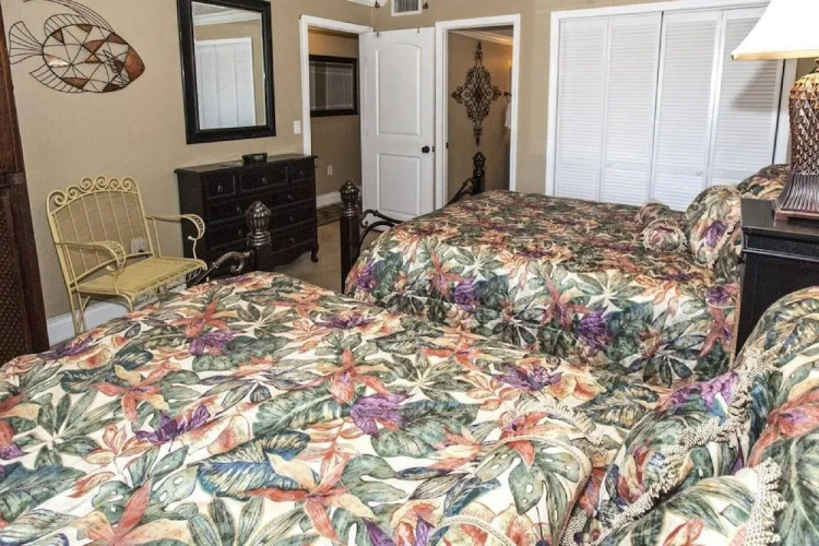 209 Mariner West