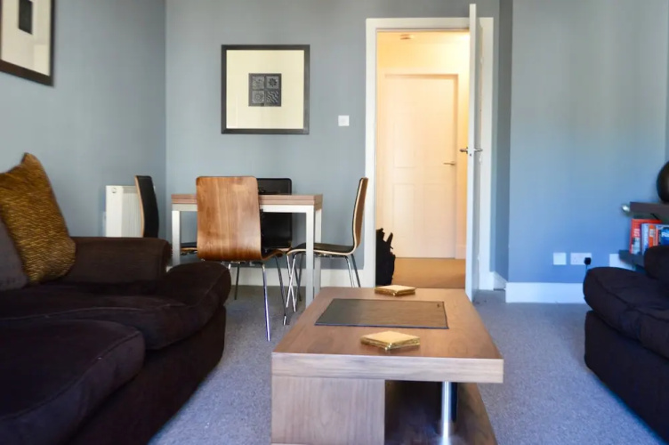 Central Edinburgh 2 Bedroom Apartment