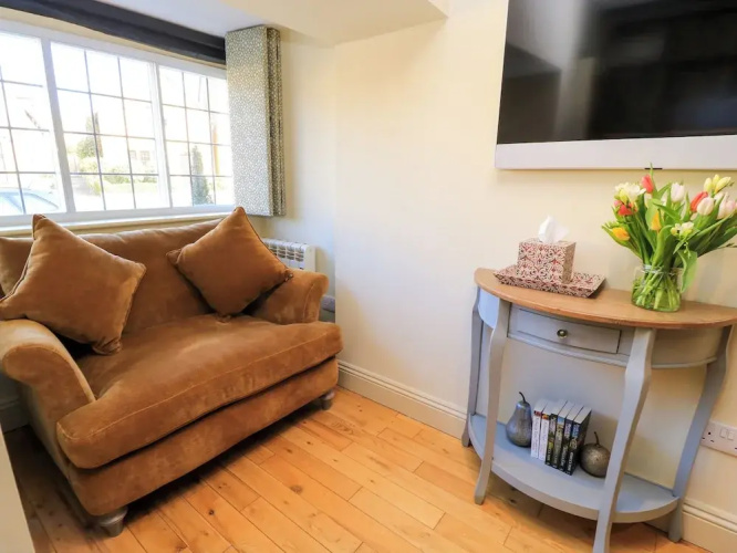 Broadway Cottage