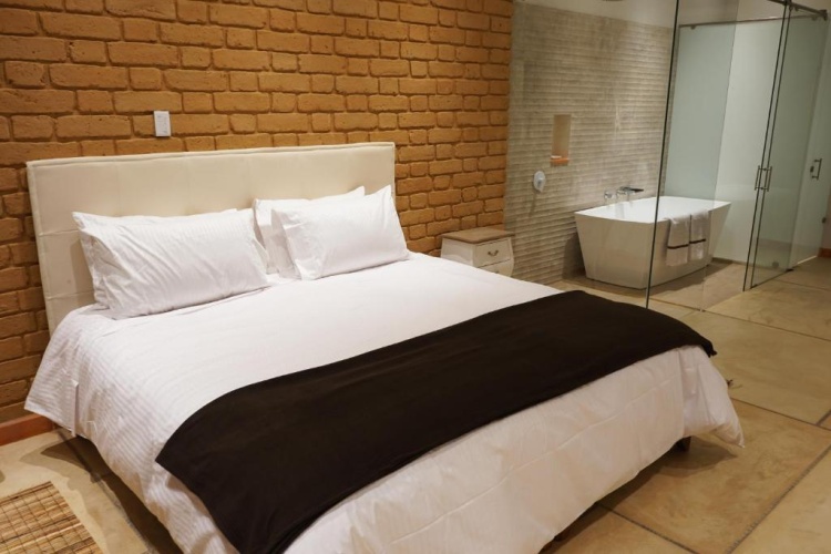Suite with balcony