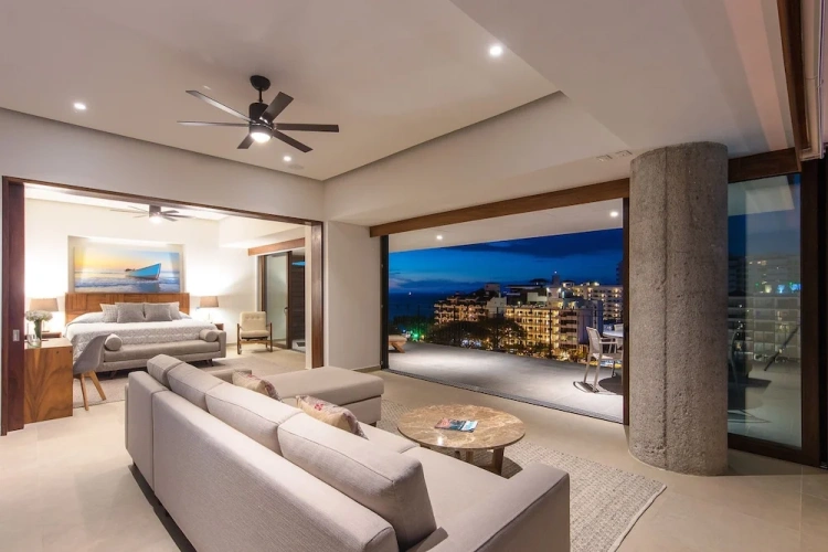 Luxury room with balcony and with ocean view