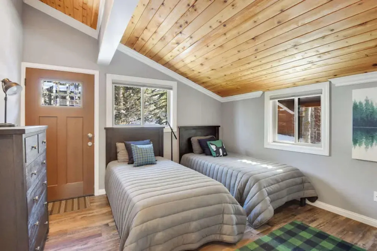 Alpine Chalet Nature Lovers Rejoice! Chic 4 BDR