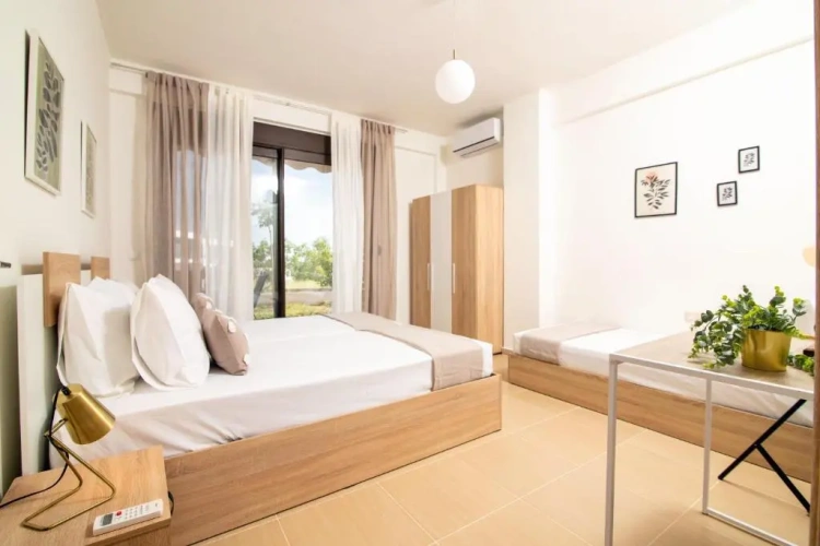 2 Bedrooms Apartment