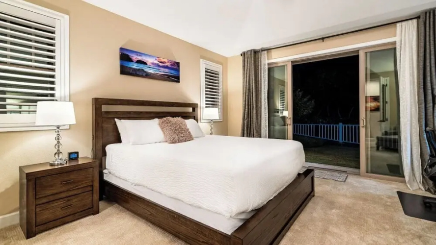 Private Yard and Outdoor Area - AC & Shared Pool - Golf Views - Vrkcv