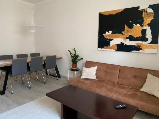 Freda Residence 2