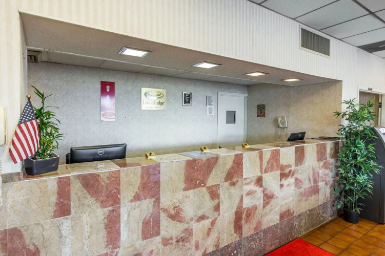 Days Inn Calhoun