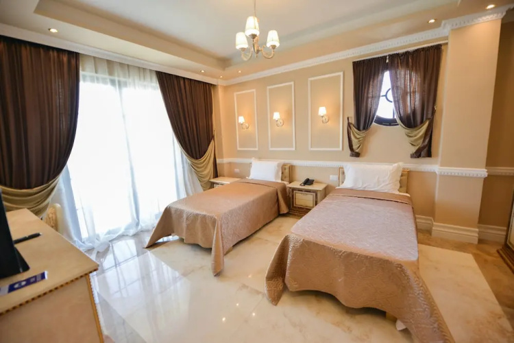 Hotel Luani Arte