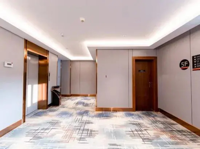 Super 8 Hotel
