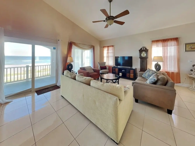 4 Bedrooms Cottage