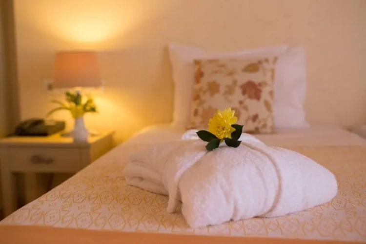 Standard Single room with partial sea view
