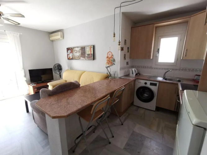 1½ Min. Walk From the Beach