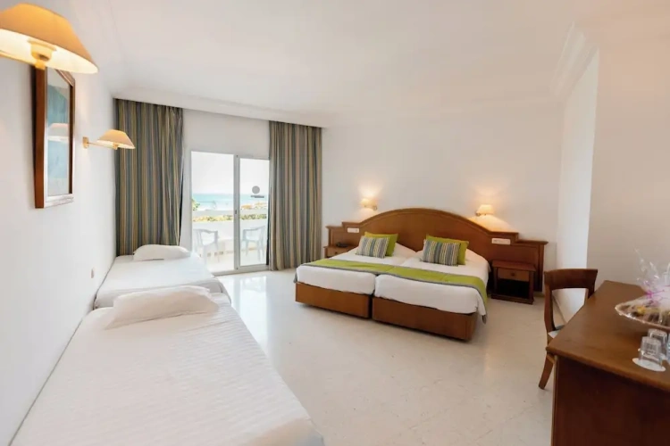 Standard Quadruple room with balcony