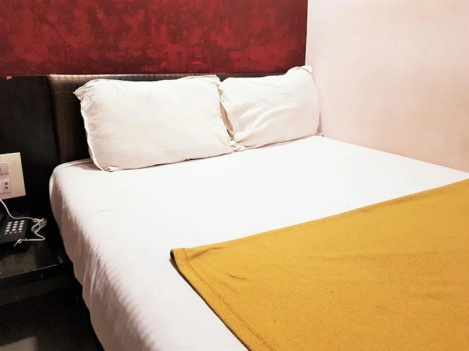 Hexa Golden Stay