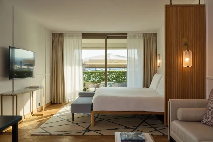 Deluxe Studio with balcony