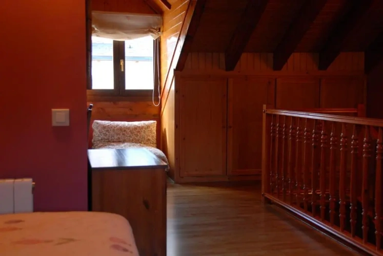 4 Bedrooms Cottage